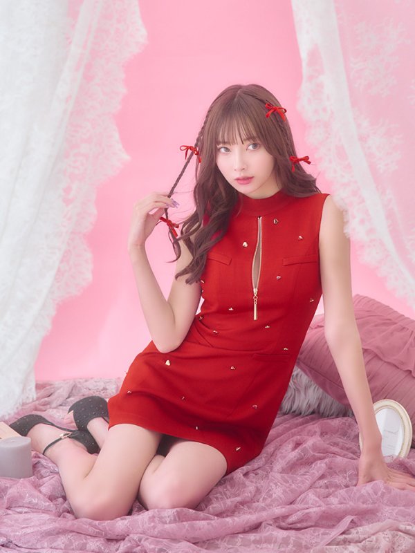 レッド モデル：ぴょな　身長：160cm　着用サイズ：Sサイズ