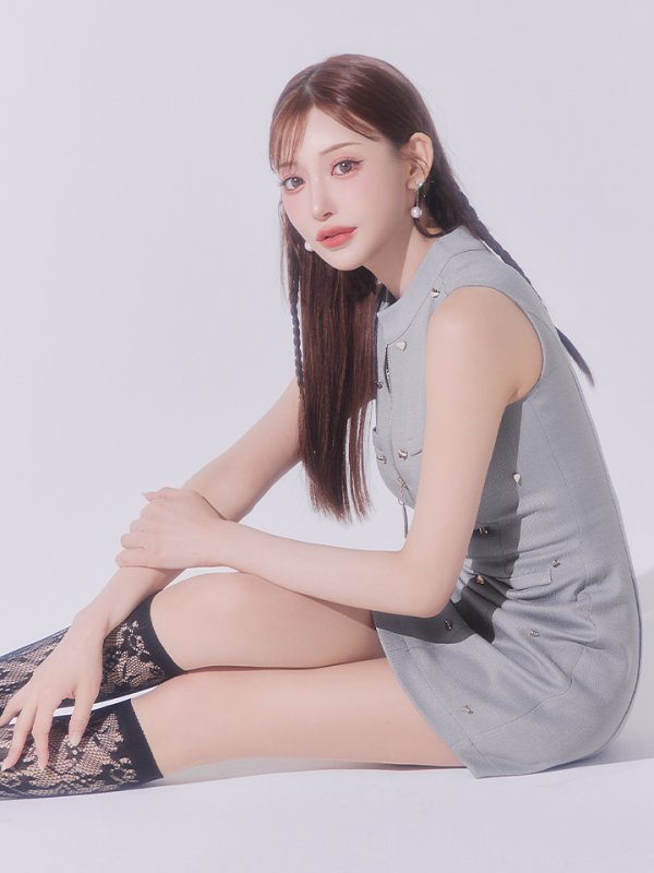 グレー モデル：明日花キララ　身長：162cm 着用サイズ：Sサイズ