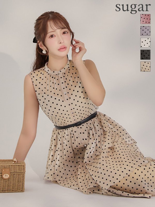 ベージュ モデル：りな　身長：160cm　着用サイズ：Sサイズ