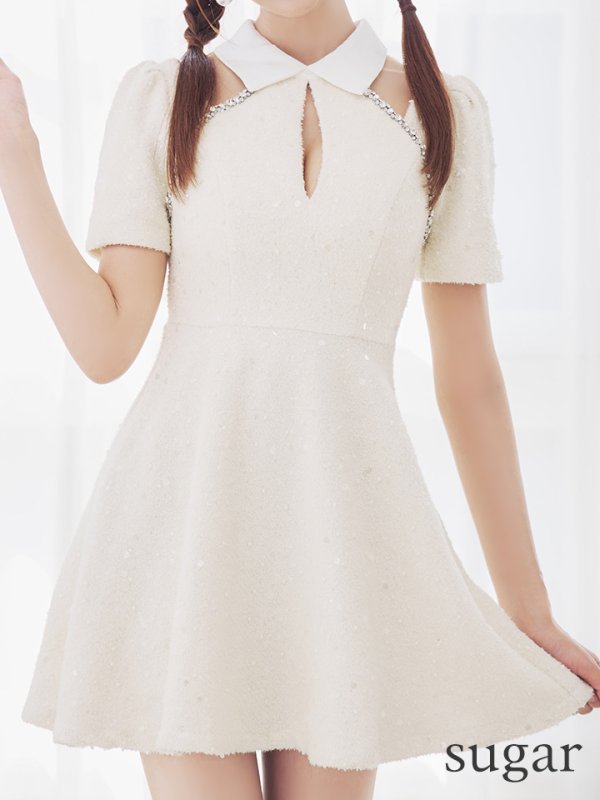 ホワイト モデル:明日花キララ 身長:162cm 着用サイズ:Sサイズ