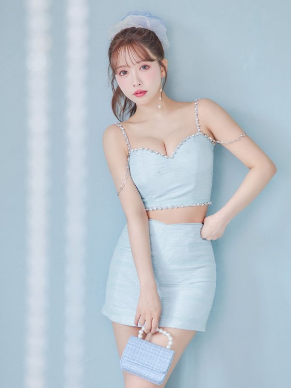 ブルー モデル:三上悠亜 身長:159cm 着用サイズ:Sサイズ