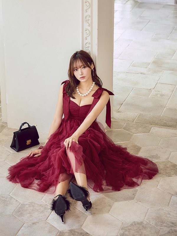 レッド　モデル：きほ　身長：169cm　着用サイズ：Sサイズ