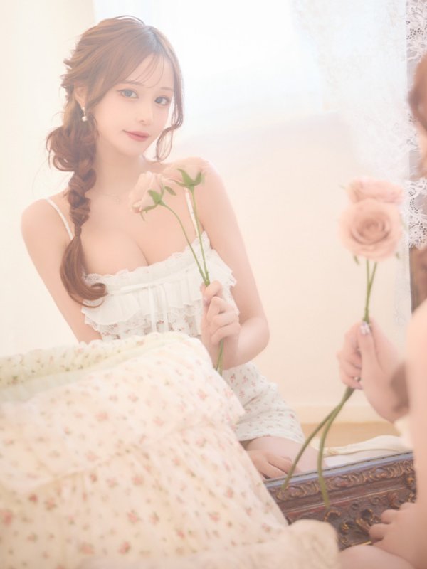 ピンク　モデル：れみ　身長：163cm　着用サイズ：Sサイズ