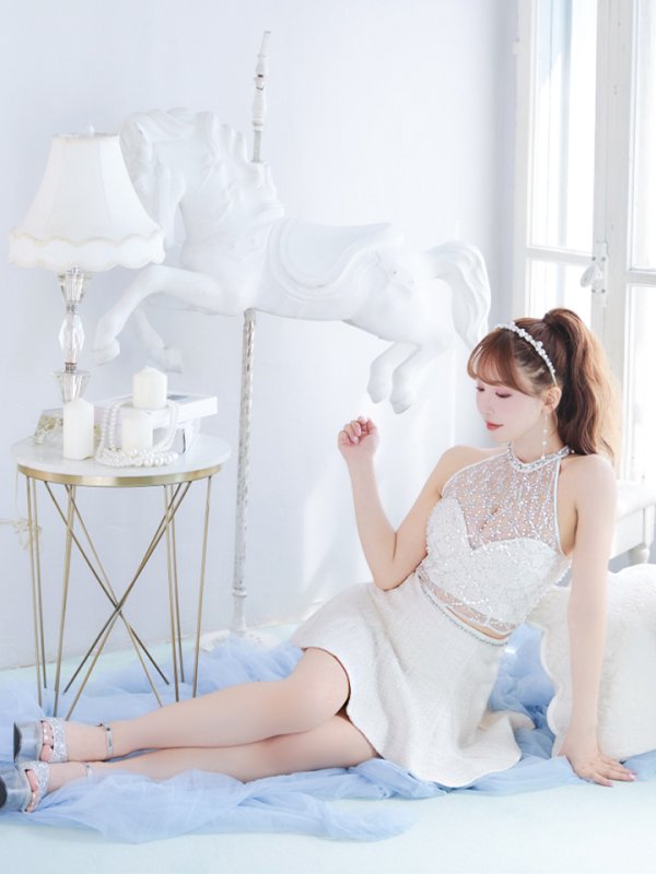 アイボリー モデル:三上悠亜 身長:159cm 着用サイズ:Sサイズ