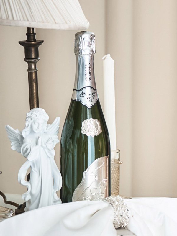 画像25: 【みな/関西コレクション着用】sugarコラボカラー・XSサイズあり【ROBE de FLEURS/ローブドフルール】サイドミニリボン/ スパンコール/ グロウ/ セットアップ/ フレア/ ミニドレス/ キャバドレス[OF08]