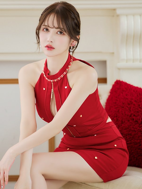 レッド モデル：ゆめ　身長：160cm　着用サイズ：Sサイズ