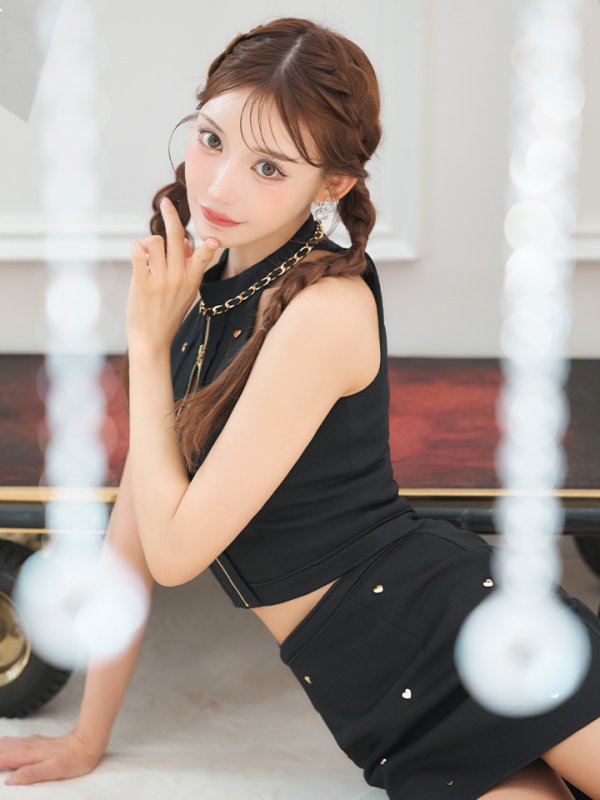 ブラック モデル:明日花キララ 身長:162cm 着用サイズ:Sサイズ