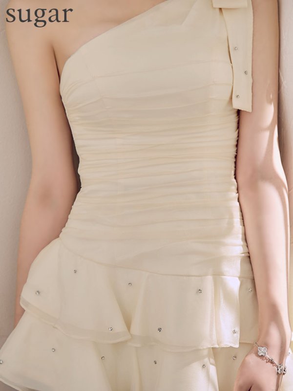 アイボリー　モデル：朝日向まり　身長：167cm　着用サイズ：Sサイズ