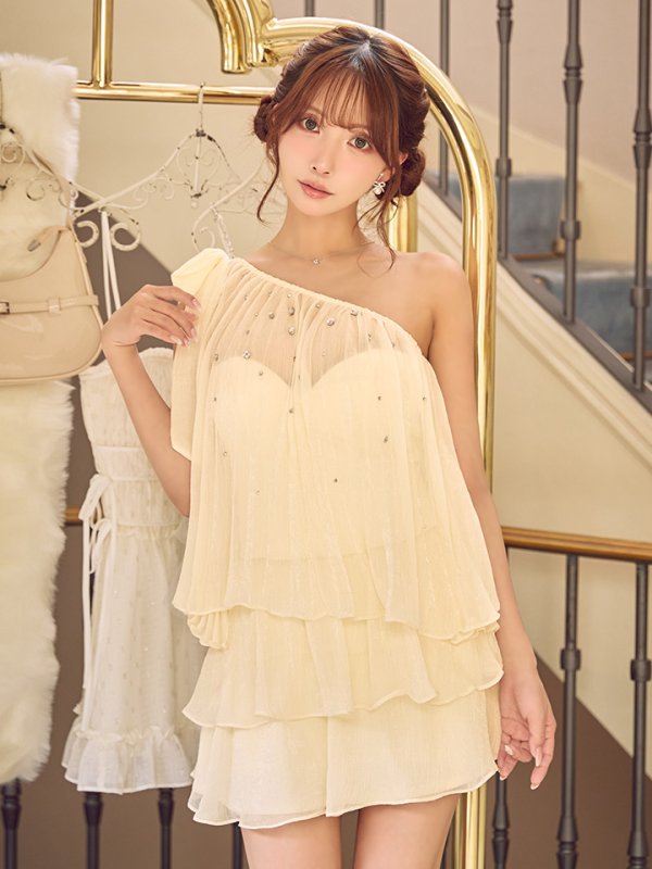 アイボリー　モデル：三上悠亜　身長：159cm　着用サイズ：Sサイズ