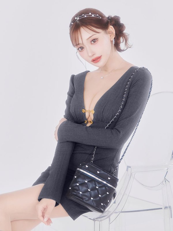 グレー　モデル：明日花キララ　身長：162cm 着用サイズ：Sサイズ