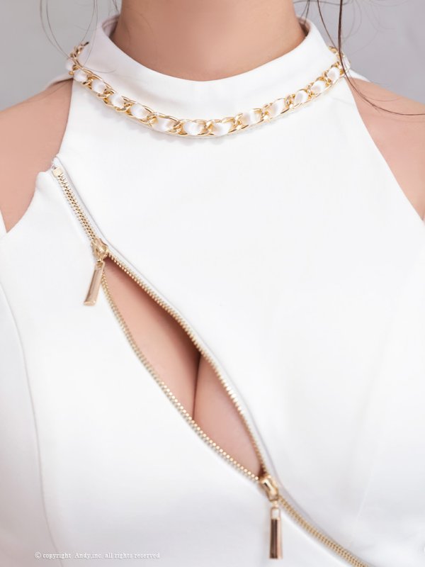 ホワイト モデル:あみ 身長:163cm 着用サイズ:Sサイズ