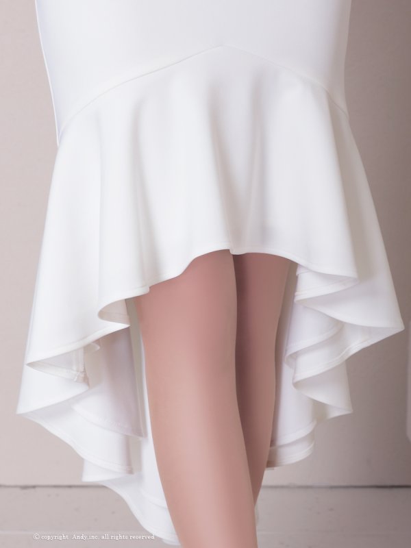 ホワイト モデル:あみ 身長:163cm 着用サイズ:Sサイズ