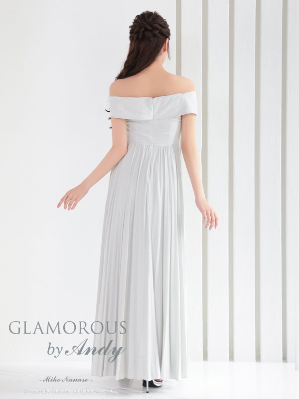 ホワイト モデル:七瀬みほ 身長:162cm 着用サイズ:Sサイズ