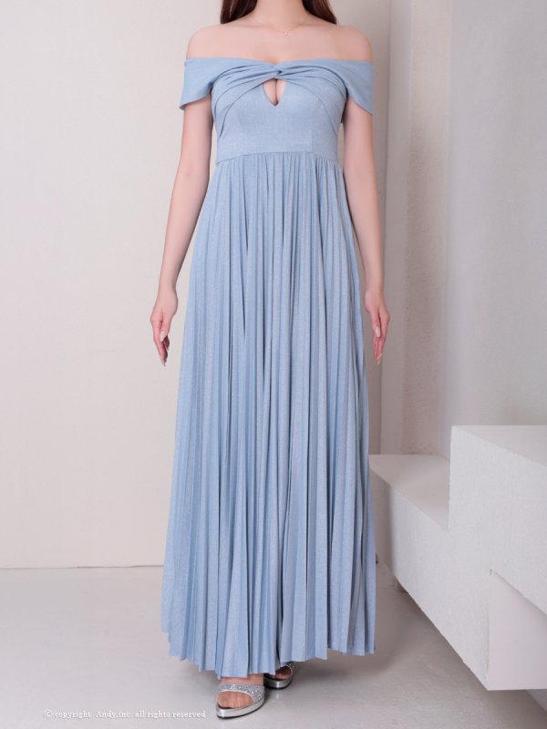 ブルー モデル:あみ 着用サイズ:Sサイズ