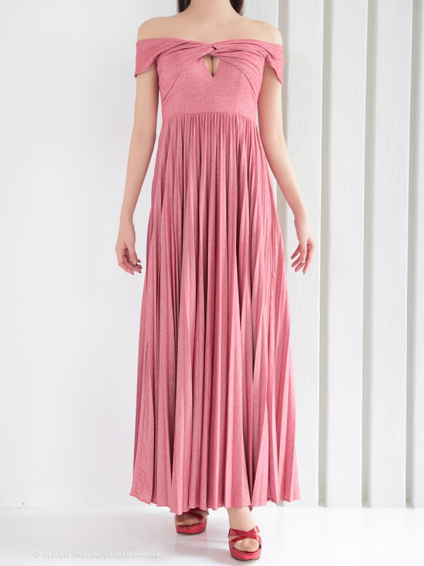 ピンク モデル:七瀬みほ 身長:162cm 着用サイズ:Sサイズ