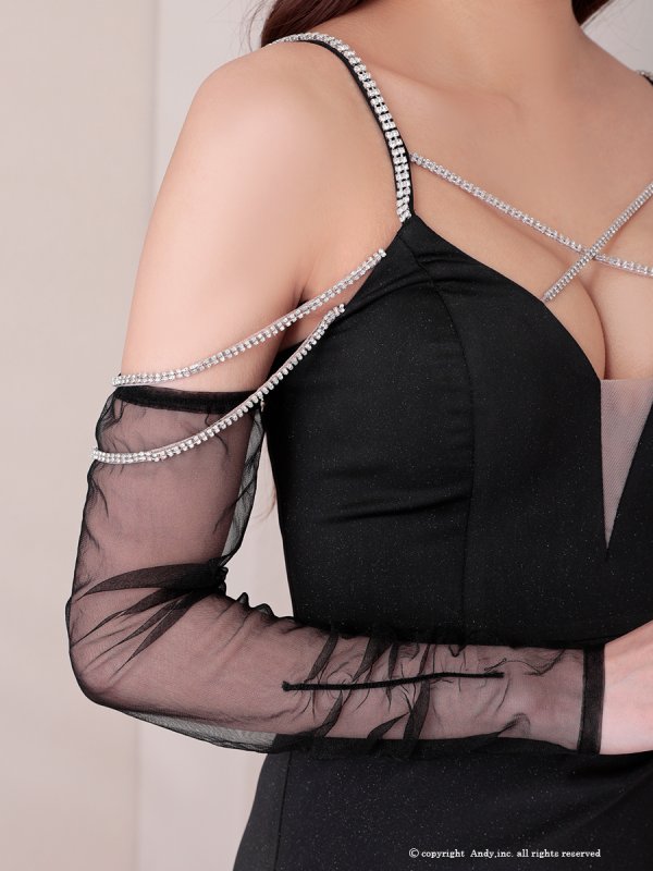 ブラック モデル:七瀬みほ 身長:162cm 着用サイズ:Sサイズ