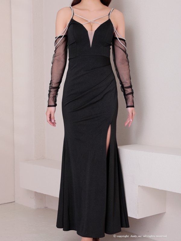 ブラック モデル:七瀬みほ 身長:162cm 着用サイズ:Sサイズ