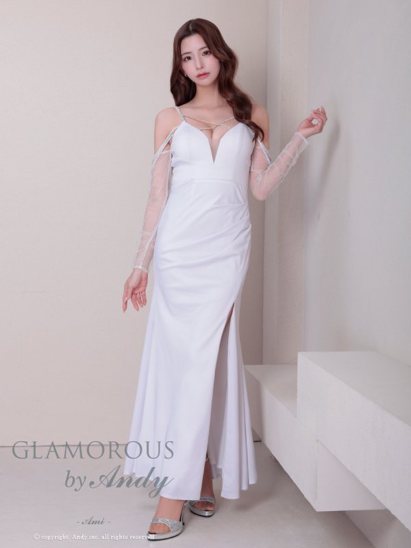 ホワイト モデル:あみ 着用サイズ:Sサイズ