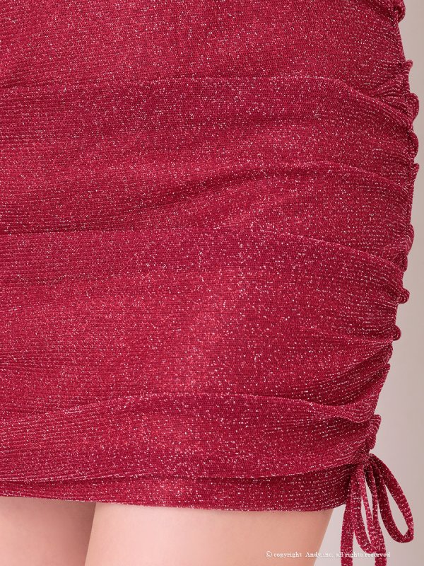 レッド  モデル:七瀬みほ 身長:162cm 着用サイズ:Sサイズ