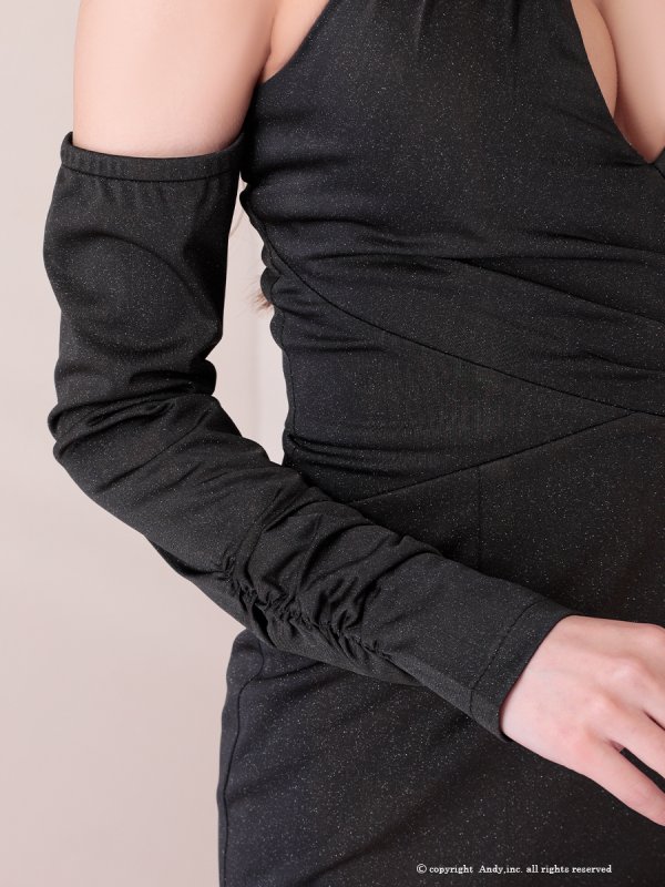 ブラック モデル:七瀬みほ 身長:162cm 着用サイズ:XSサイズ