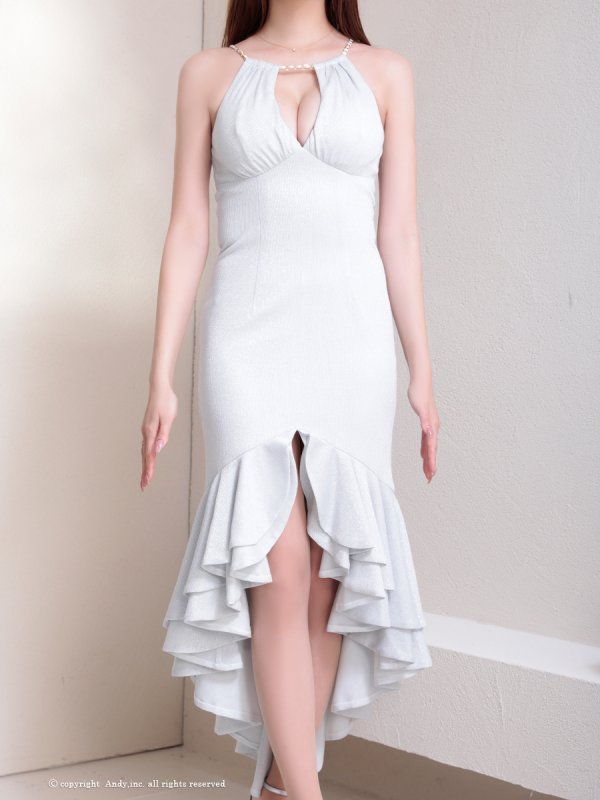 ホワイト　モデル：あみ　着用サイズ：Sサイズ