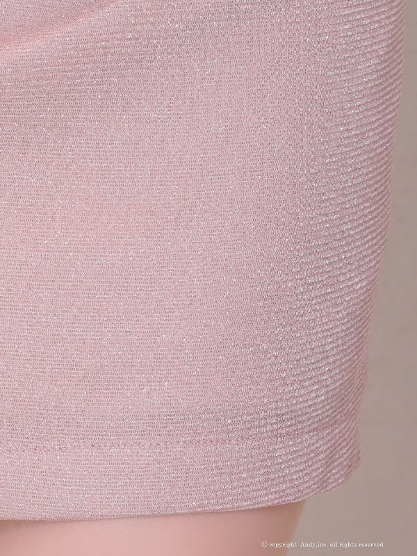 ピンクベージュ モデル：あみ　身長：163cm　着用サイズ：Sサイズ