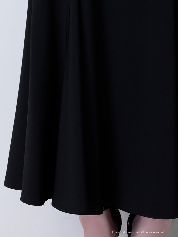 ブラック モデル:七瀬みほ 身長:162cm 着用サイズ:Sサイズ