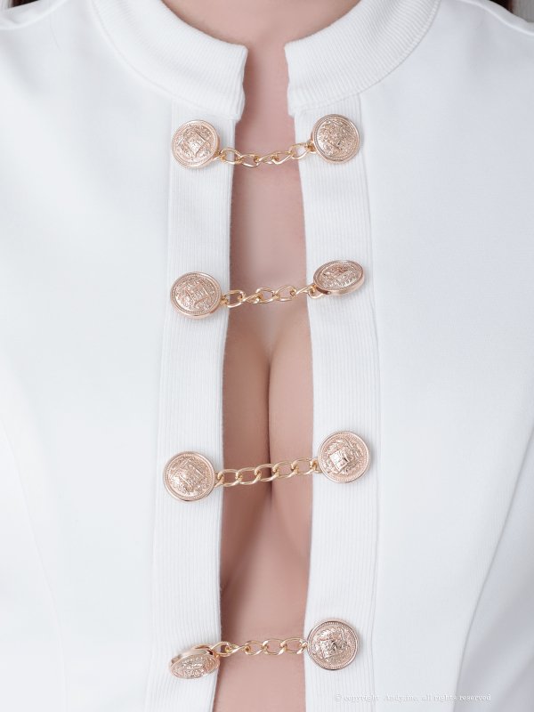 ホワイト モデル：七瀬みほ　身長：162cm　着用サイズ：Sサイズ