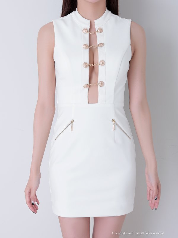 ホワイト モデル：七瀬みほ　身長：162cm　着用サイズ：Sサイズ