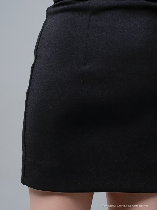 ブラック　モデル：藤崎めい　身長：159cm　着用サイズ：Sサイズ