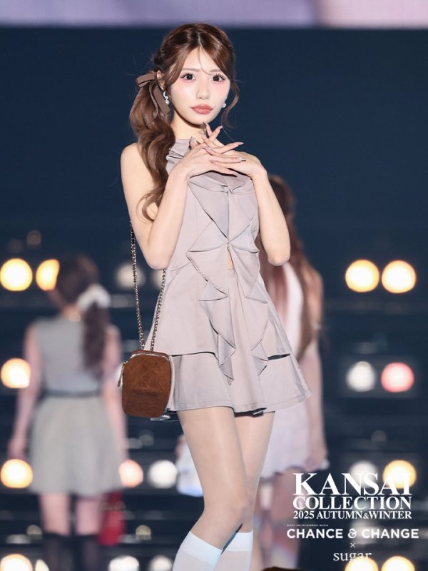 ベージュ　モデル：ひより　身長：152cm　着用サイズ：Sサイズ