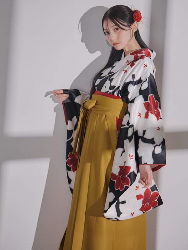 画像11: 【予約商品/1月中旬発送予定】白×赤百合 ブラック二尺袖着物【卒業袴３点セット 二尺袖着物/帯/袴】