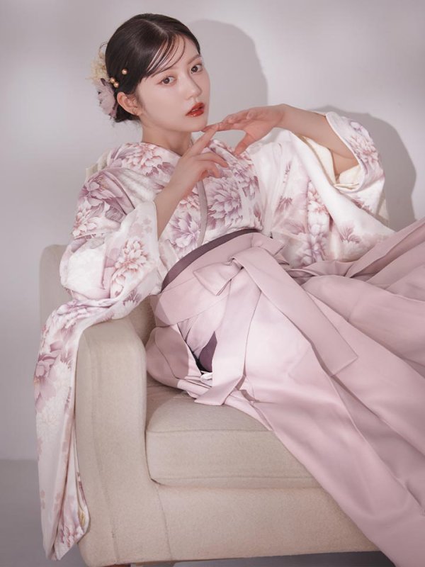 画像9: 【予約商品 / 1月中旬発送予定】ピンク牡丹×菊 ペールピンク二尺袖着物【卒業袴３点セット 二尺袖着物/帯/袴】