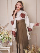 【予約商品/1月中旬発送】赤×白椿 ベージュ二尺袖着物【卒業袴３点セット 二尺袖着物/帯/袴】