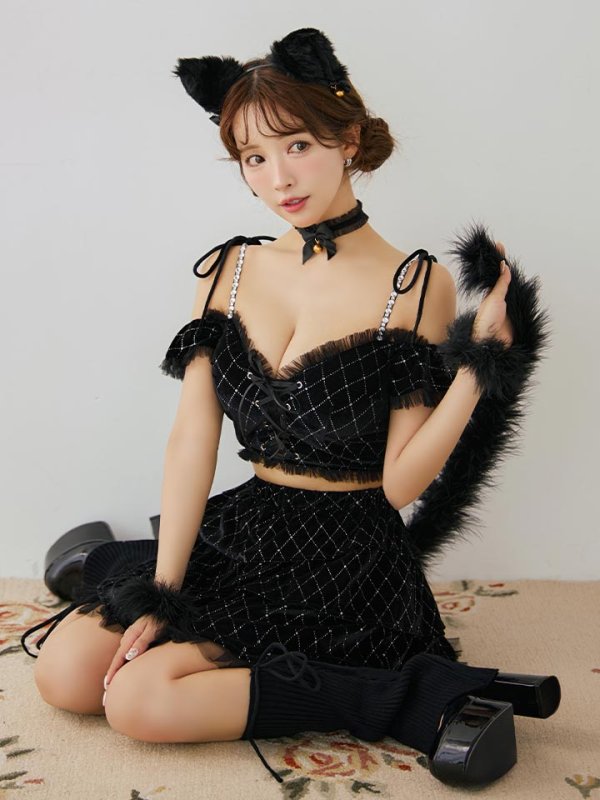 モデル：三上悠亜 身長：159cm　着用サイズ：Sサイズ
