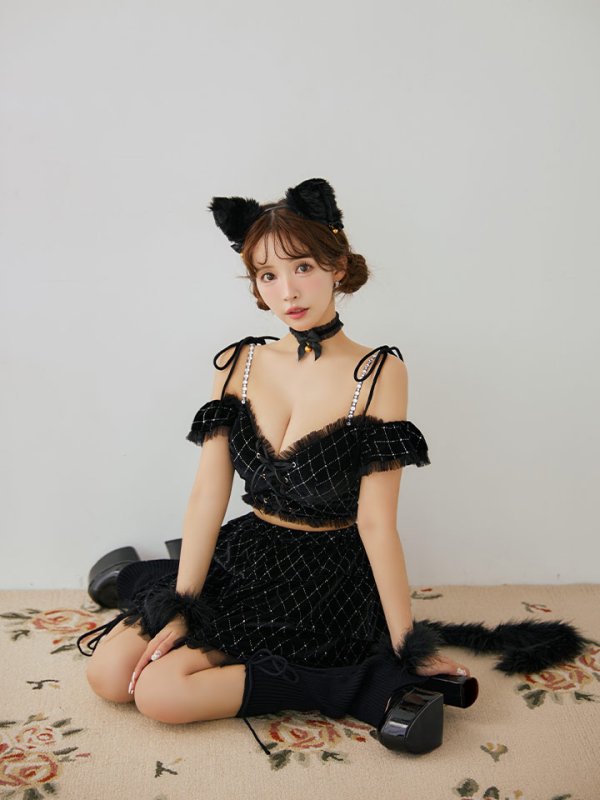 モデル：三上悠亜 身長：159cm　着用サイズ：Sサイズ