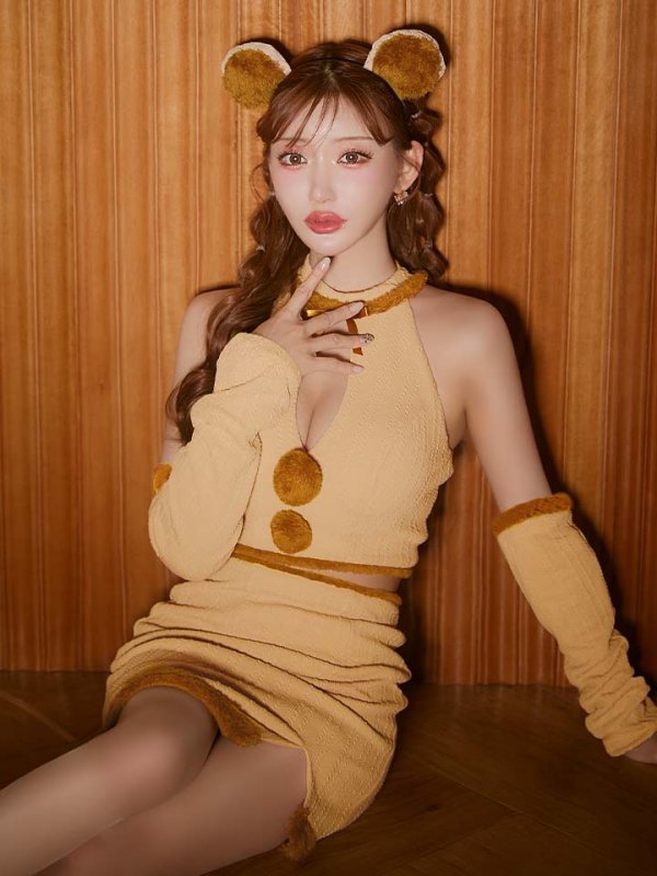 ベージュ　モデル：明日花キララ　身長162cm　着用サイズ：Sサイズ