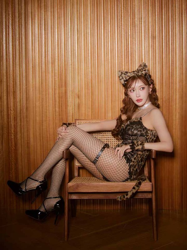 モデル:明日花キララ　身長:162cm　着用サイズ:Sサイズ