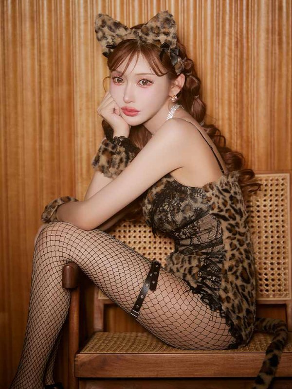 モデル:明日花キララ　身長:162cm　着用サイズ:Sサイズ