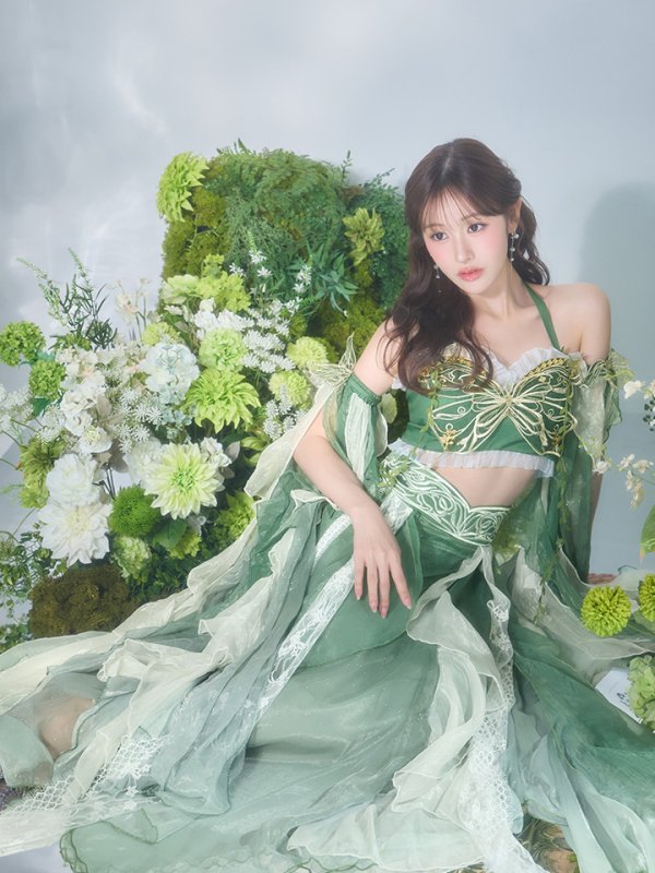 モデル：加藤美南　身長：152cm
