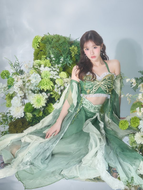 モデル：加藤美南　身長：152cm