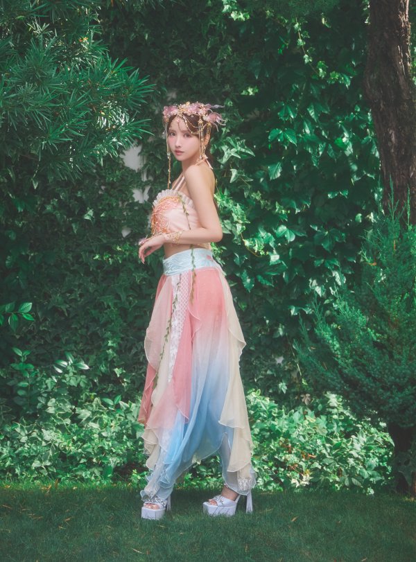 モデル：三上悠亜　身長159cm　着用サイズ：Fサイズ