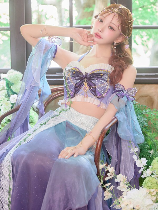 モデル：明日花キララ　身長：162cm　着用サイズ：Fサイズ