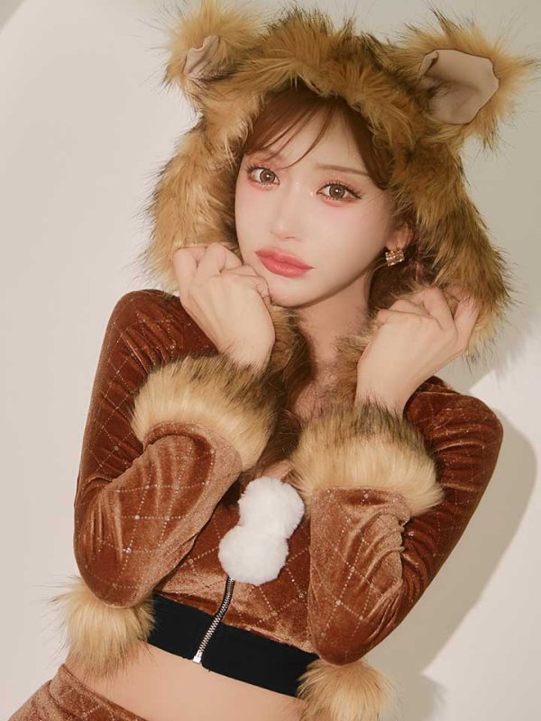 ブラウン　モデル：明日花キララ　身長162cm　着用サイズ：Sサイズ