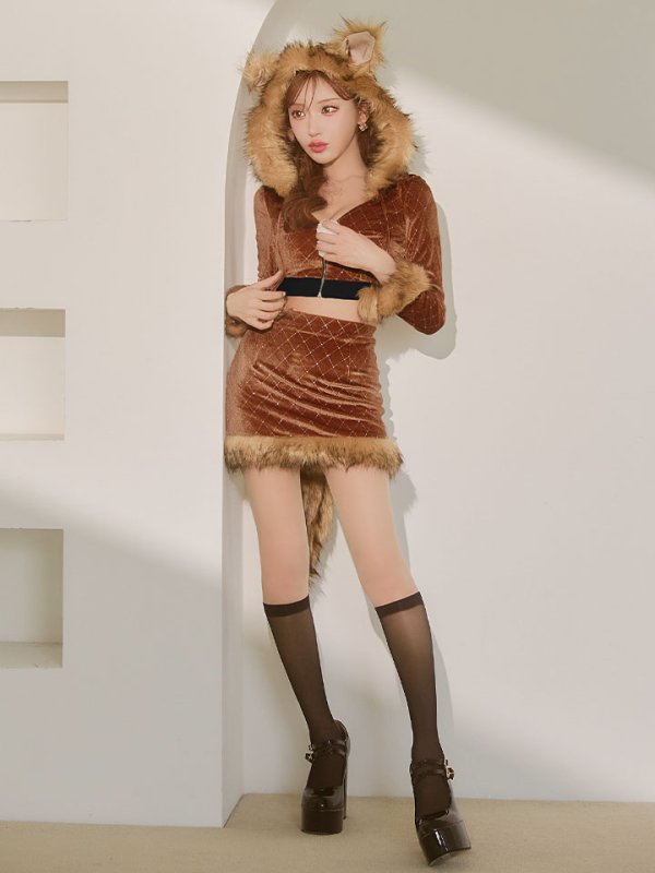 ブラウン　モデル：明日花キララ　身長162cm　着用サイズ：Sサイズ