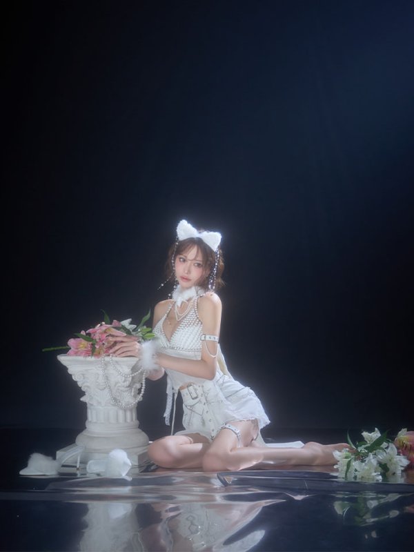 ホワイト　モデル：れみれみ　身長：163cm　着用サイズ：Sサイズ