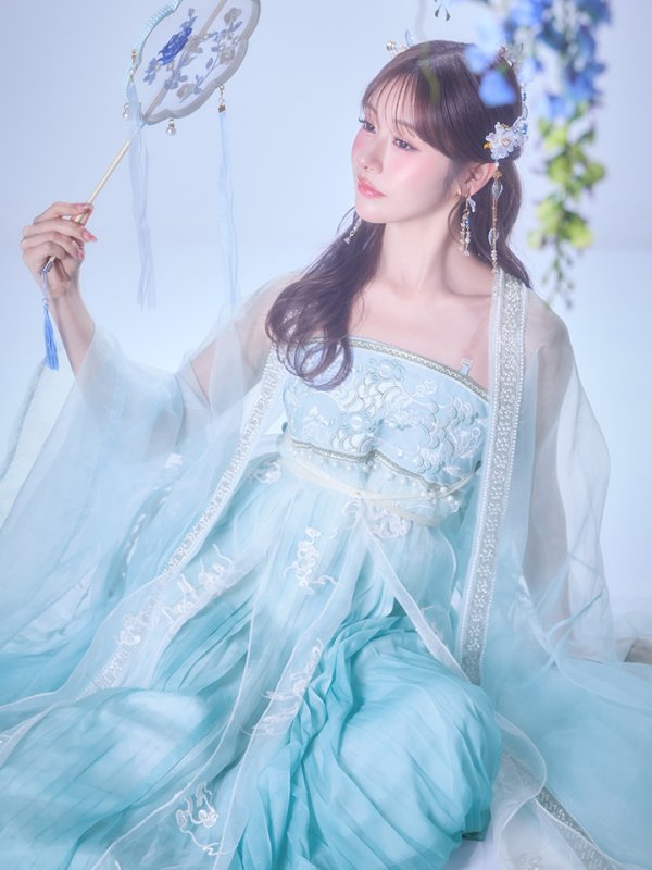 画像7: 【即日発送】【送料無料！】【ハロウィン】アイスブルー刺繍ロングシフォン漢服セット【コスプレ3点SET】【Fサイズ】[OF04]加藤美南着用