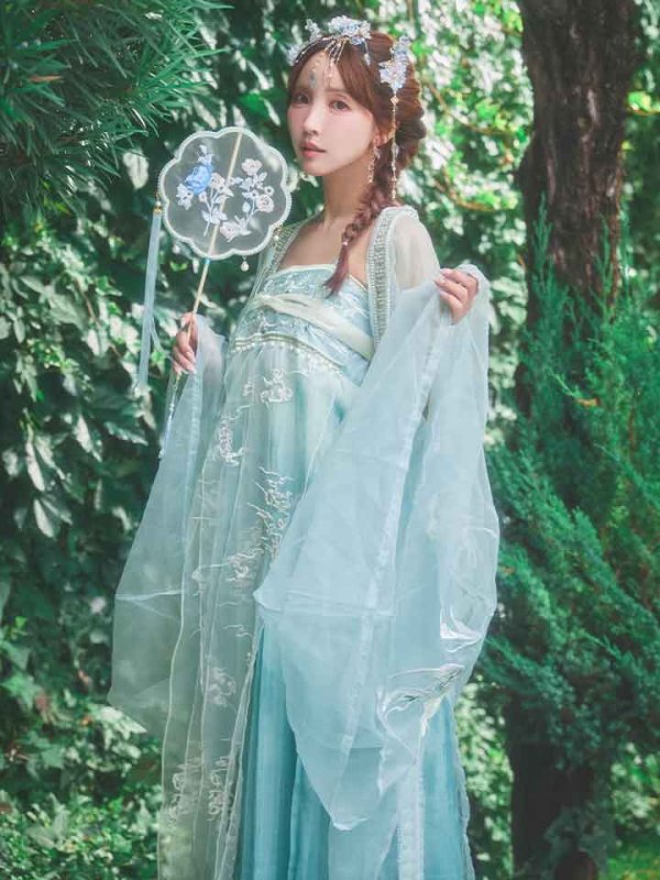 画像19: 【送料無料！】【ハロウィン】アイスブルー刺繍ロングシフォン漢服セット【コスプレ3点SET】【Fサイズ】【予約/8月下旬発送予定】[OF03]三上悠亜着用