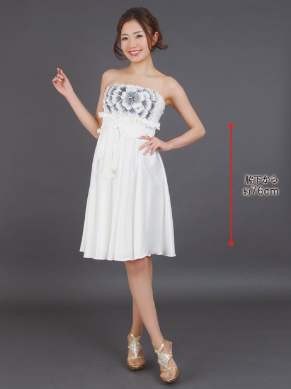 ホワイト モデル：着用サイズ：7号(Sサイズ)