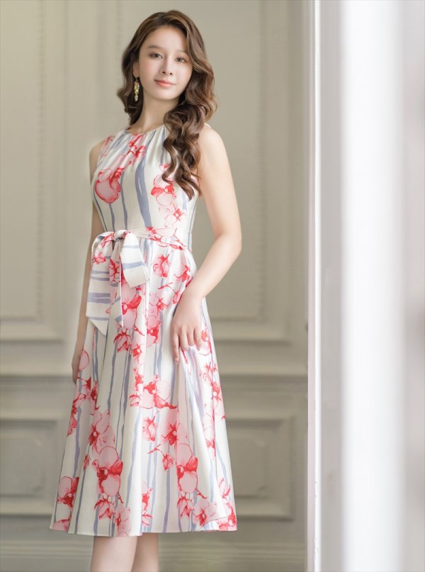 ピンク モデル:Aoli 身長:162cm 着用サイズ:7号(Sサイズ)